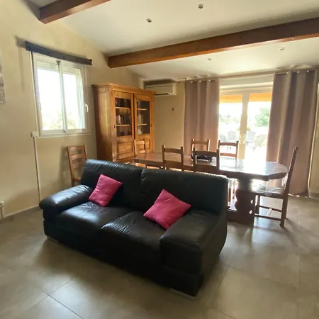 Vakantiehuis Maison Avec Grande Terrasse Pouzolles