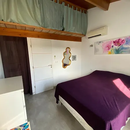 Casa de Férias Maison Avec Grande Terrasse Pouzolles