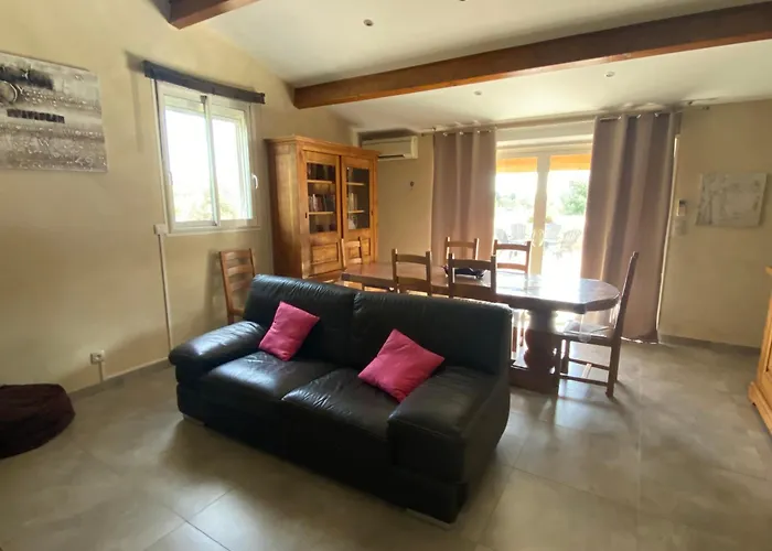 Vakantiehuis Maison Avec Grande Terrasse Pouzolles
